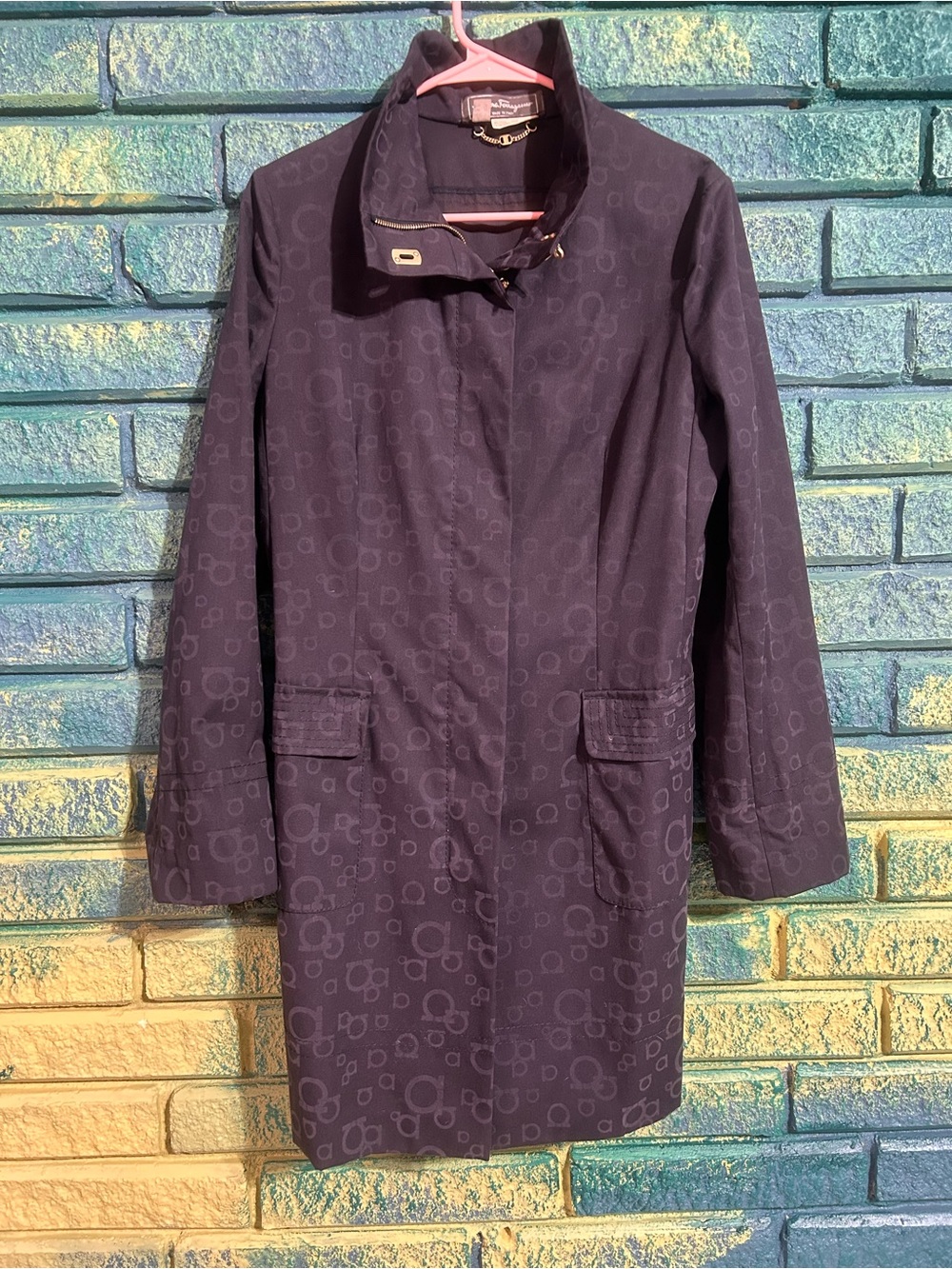 Vintage Salvatore Ferragamo women’s coat US 8 gold hardware